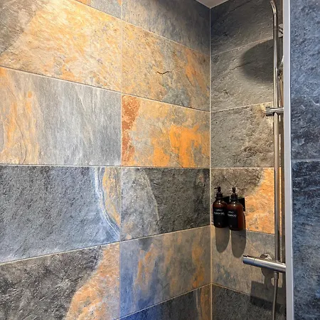 Spa Strasbourg - Gorille - Spa Prive, Sauna, Borne D'arcade, Babyfoot *