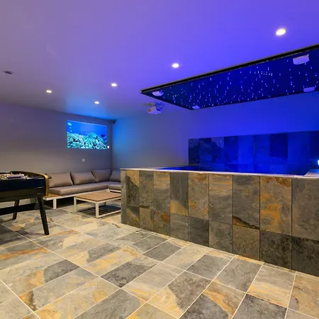 Villa Villa Gorille - Spa Prive, Climatisation, Sauna, Borne D'Arcade, Babyfoot Ittenheim